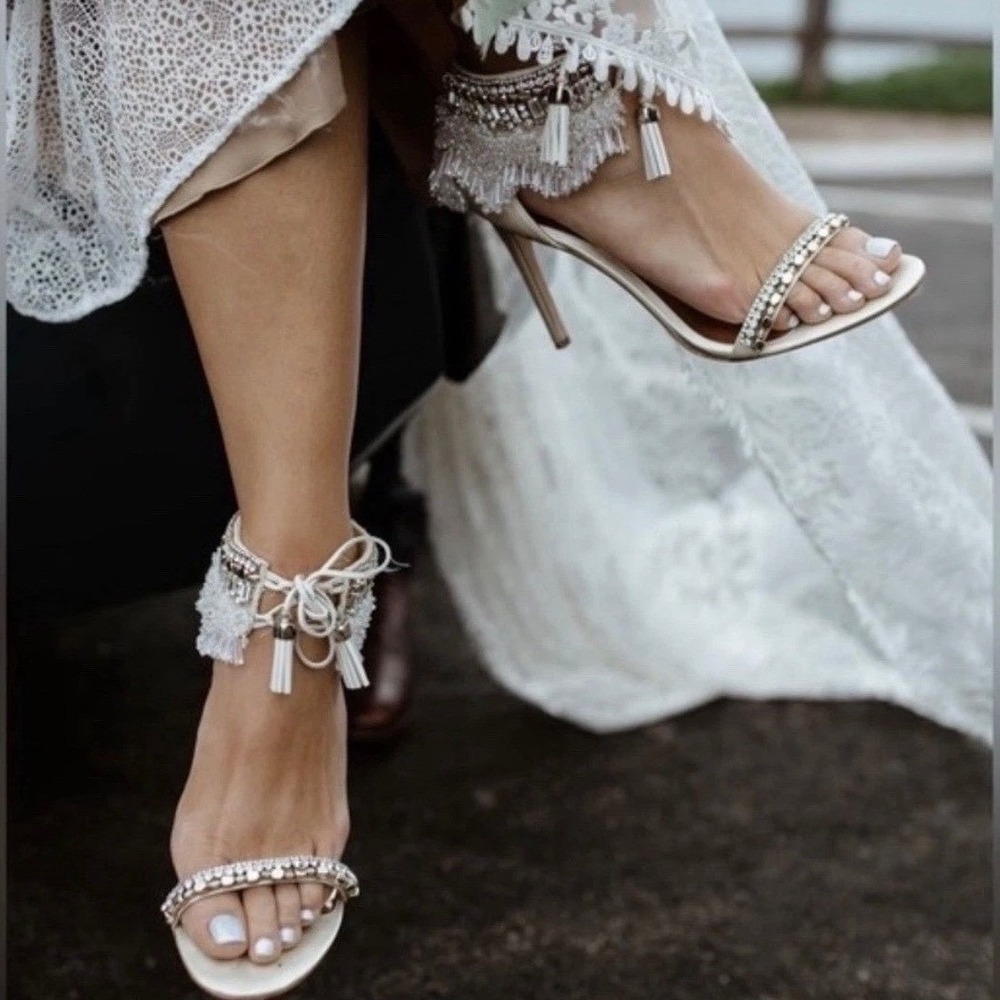 Badgley Mischka Katrina Crystal Embellished Heels Bridal Archival Rare Luxury